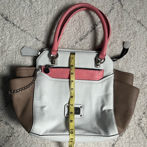 GUESS Shoulder Bag - Picture 11 of 12